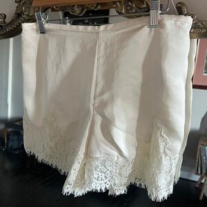 Elegant Cream Lace High Waist Women's Shorts